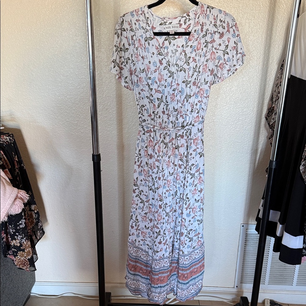 Knox Rose Floral Midi Dress in White and Pink